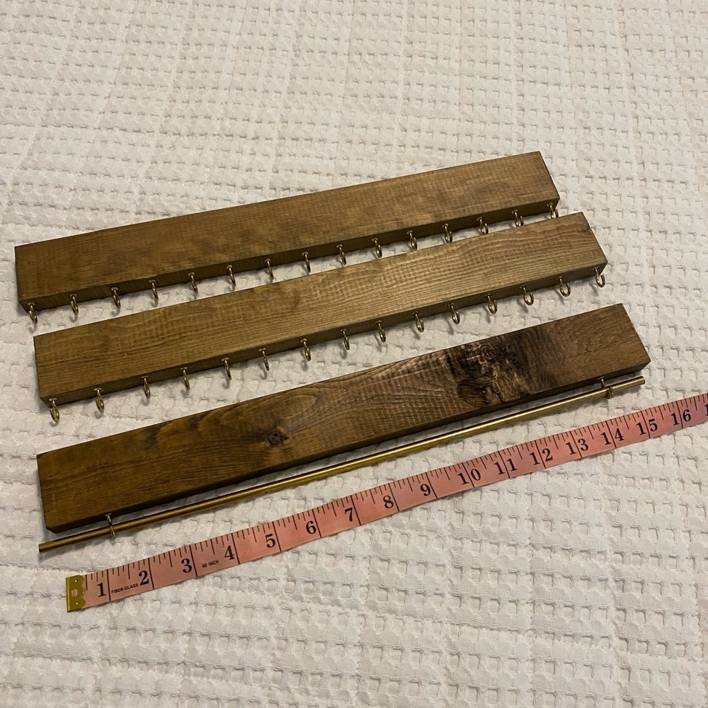 Wood jewelry hanger